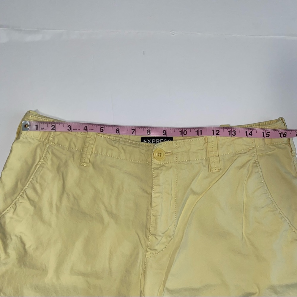 Express Shorts - Picture 4 of 6